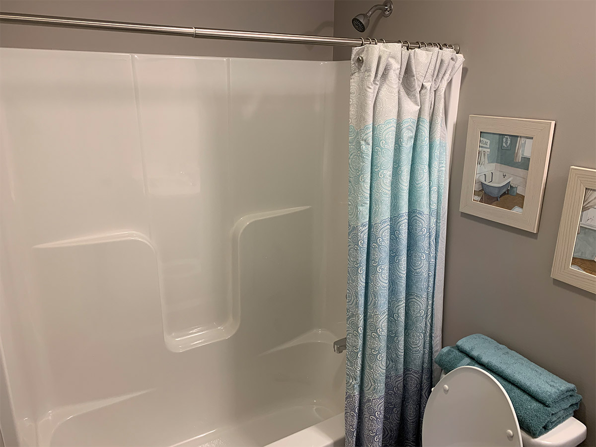 Bathroom shower with curtain